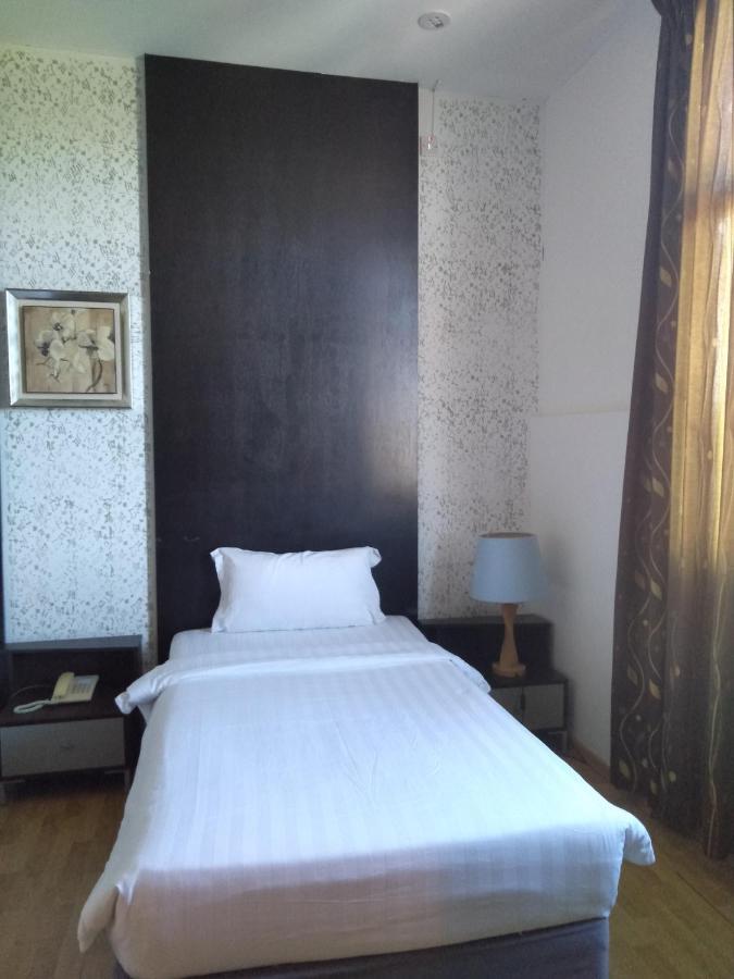 Ginasuite Kompleks27 Hotel Bandar Seri Begawan Exteriör bild